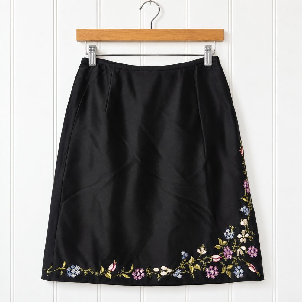 Ann Taylor Silk Skirt Size 4 Black Floral Embroidered Side Slit Lined